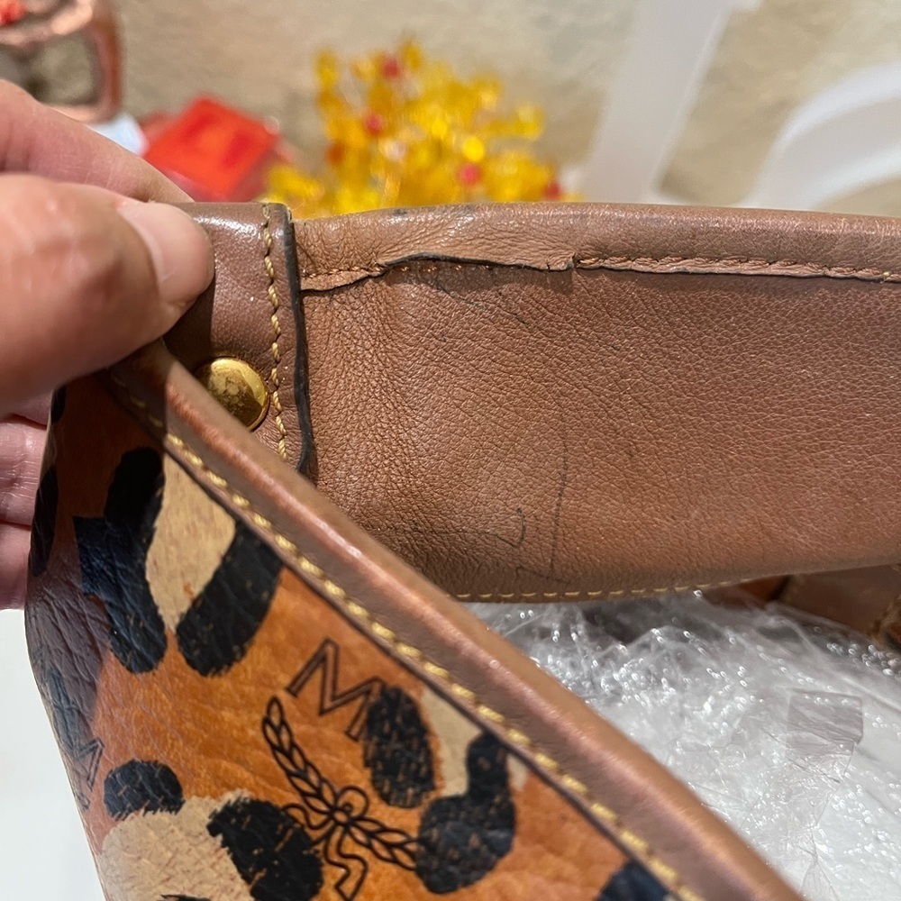 MCM COGNAC ANIMAL PRINT TOTE - Picture 9 of 16